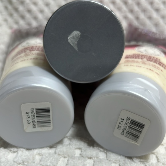 Bath and Body Works Twisted Peppermint Body Wash - Picture 3 of 3